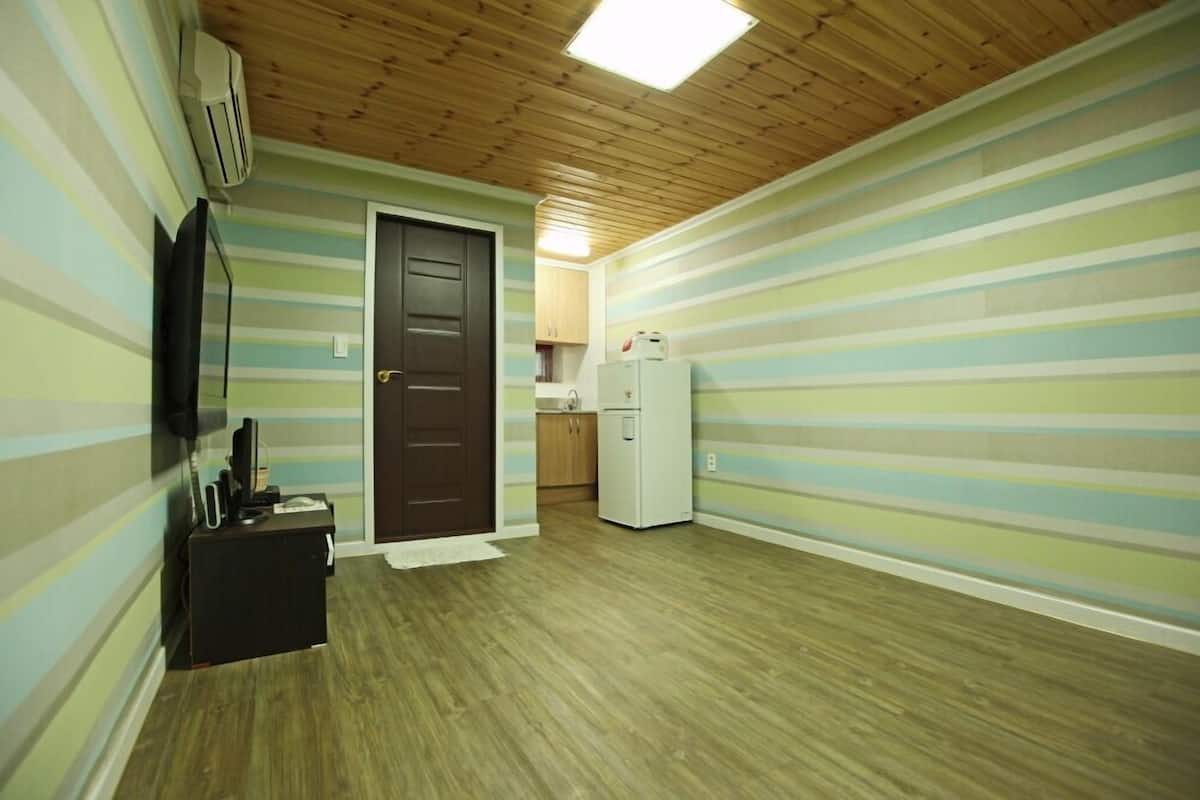 Kamer (Kkotnip) | Gratis wifi, beddengoed