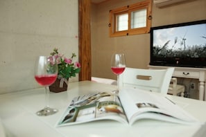 Room (Sarangchae) | Free WiFi, bed sheets - Apple farm stay (Gapyeong)