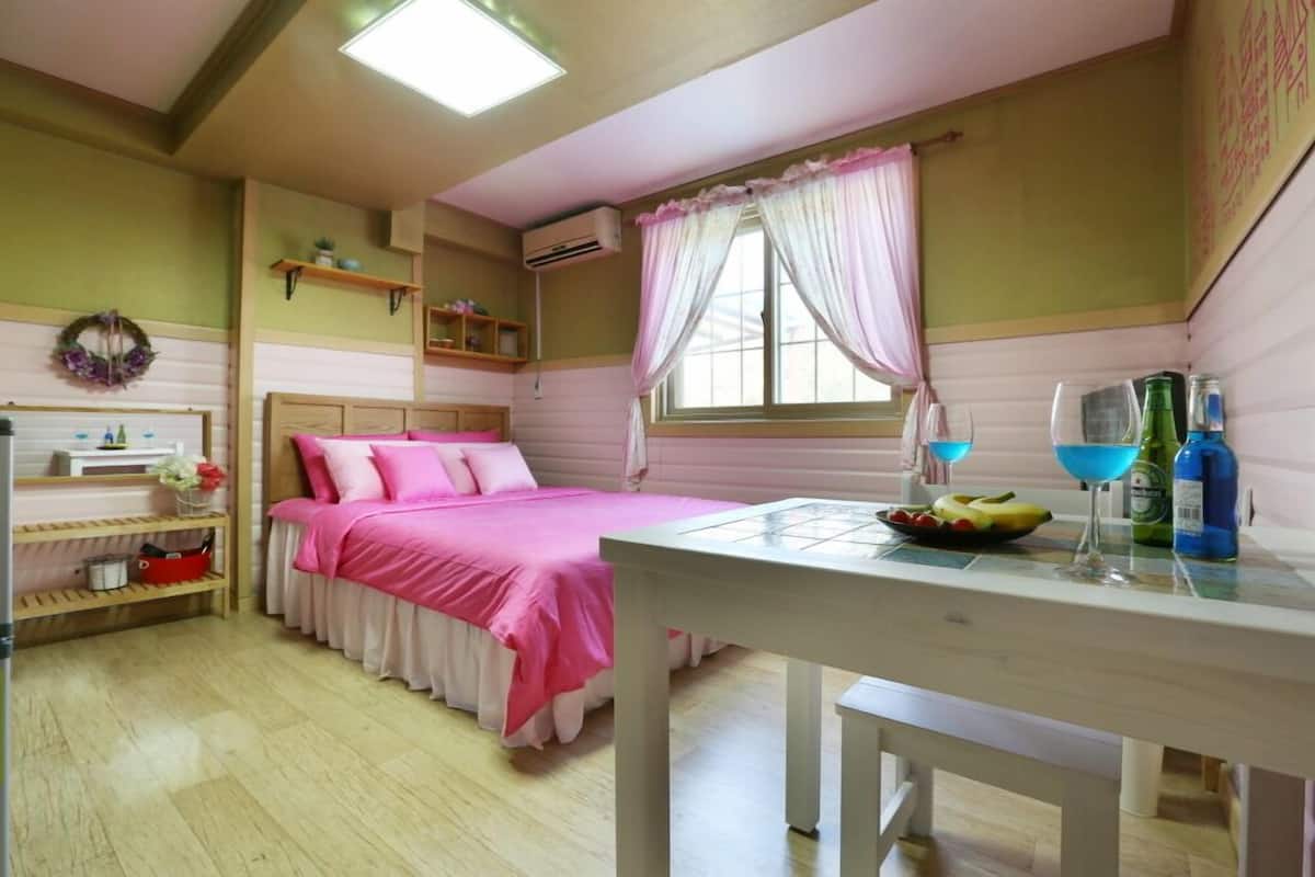 Wifi gratis y ropa de cama