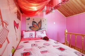 Room (Lime (Private)) | Free WiFi, bed sheets