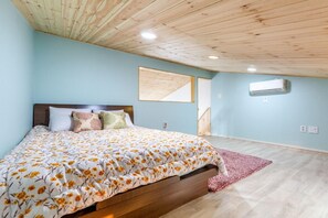 Room (YulJeong) | Free WiFi, bed sheets
