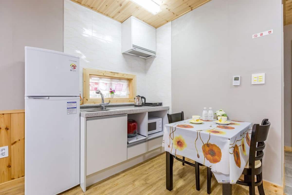 Habitación (Gippeum) | Wifi gratis y ropa de cama