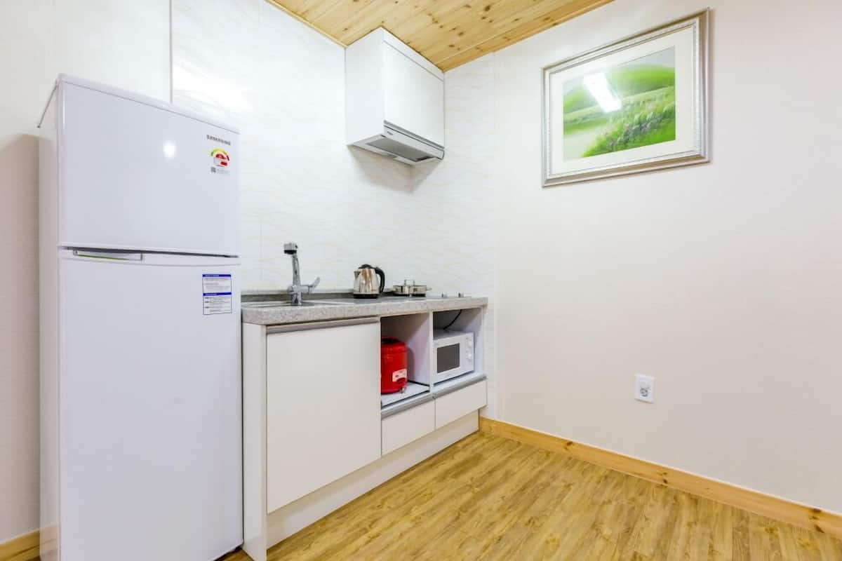 Habitación (Haengbok) | Wifi gratis y ropa de cama