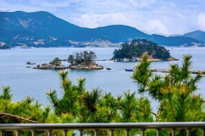 Room - Janggun Pension (Tongyeong)