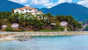 Exterior - Janggun Pension (Tongyeong)