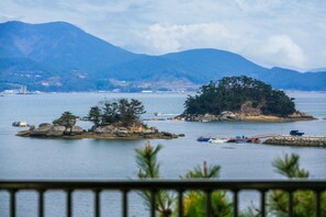 Wi-Fi de cortesia, roupa de cama