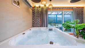 客房 (R-4) | 免费 WiFi、床单