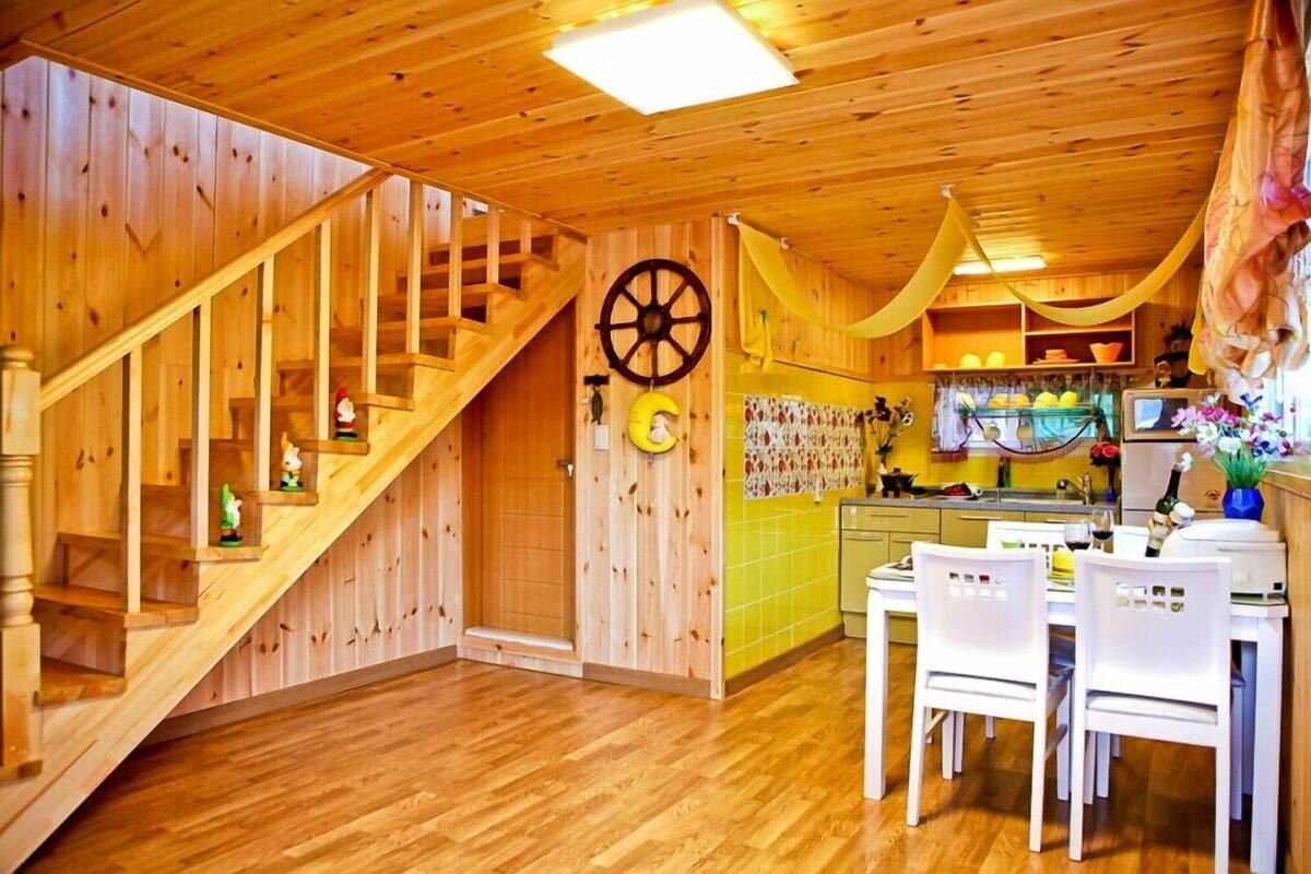 Habitación (Yellow) | Wifi gratis y ropa de cama