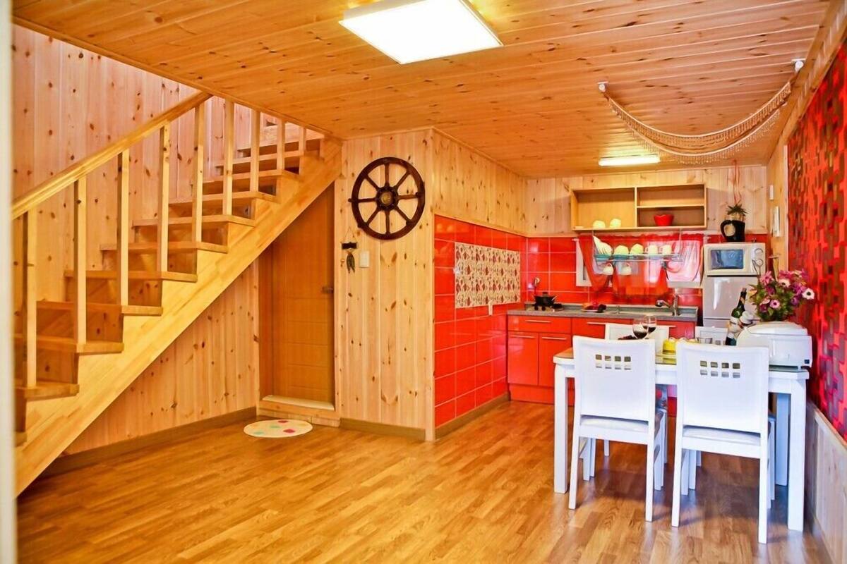 Habitación (Orange) | Wifi gratis y ropa de cama