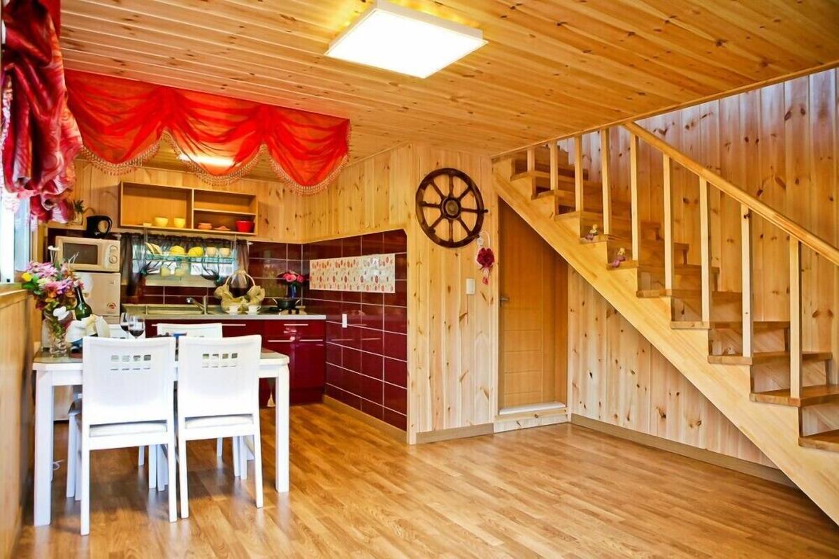 Habitación (Red) | Wifi gratis y ropa de cama