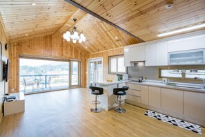 Room (Haetsal) | Free WiFi, bed sheets - Chukryeong Mt view pension (Gapyeong)