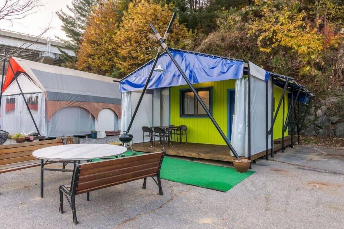 Room (Royal2) | Free WiFi, bed sheets