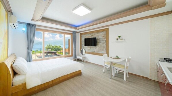 Room (Yellow flower) | Free WiFi, bed sheets