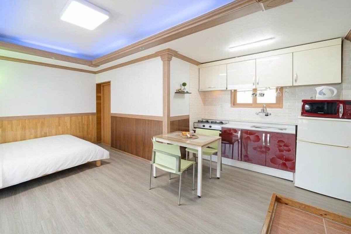 Room | Free WiFi, bed sheets