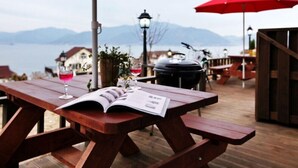Room (Wave) | WiFi (free), bed sheets - Sea under the sky (Namhae)