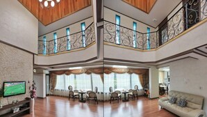 واي فاي مجانًا وملاءات أسرّة