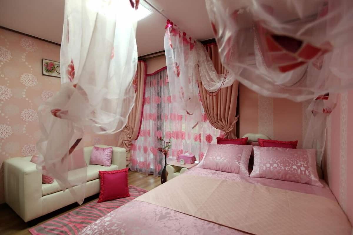Room (Bora Bora) | WiFi (free), bed sheets