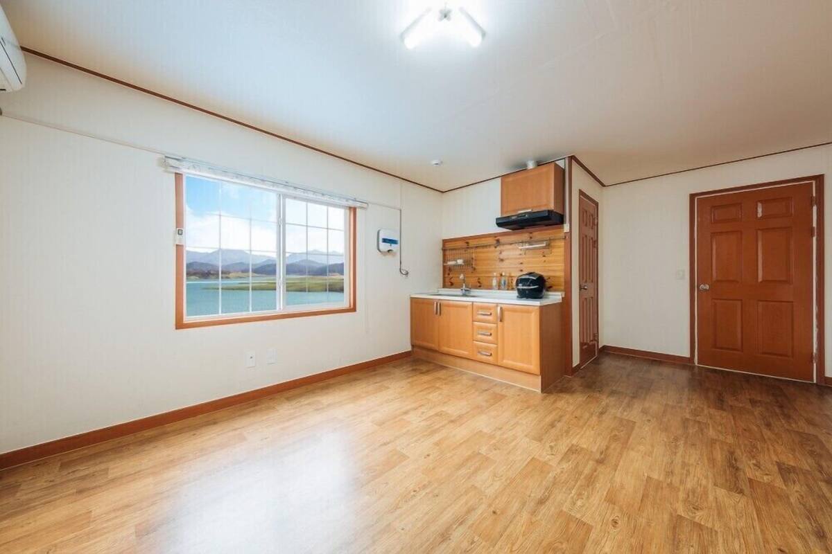Chambre (3rd room) | Accès au Wi-Fi (inclus), literie fournie