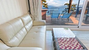 Free WiFi, bed sheets - Silver Sea Pension (Namhae)
