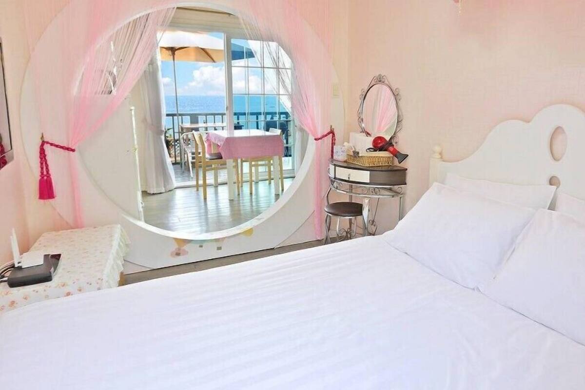 Room (Pianissimo) | WiFi (free), bed sheets