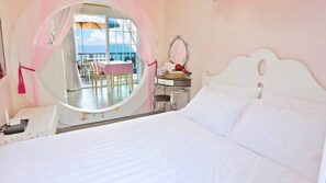 Room (Pianissimo) | Free WiFi, bed sheets - Silver Sea Pension (Namhae)