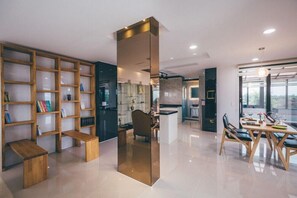 Chambre (R101) | Accès au Wi-Fi (inclus), literie fournie