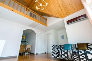 Room (Hayanoreum) | Free WiFi, bed sheets - Solger Pension (Gapyeong)