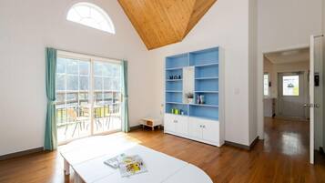 Habitación (Hayanoreum) | Wifi gratis y ropa de cama