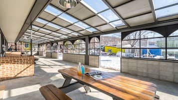 Room (Byulgwan-dong K room) | Free WiFi, bed sheets