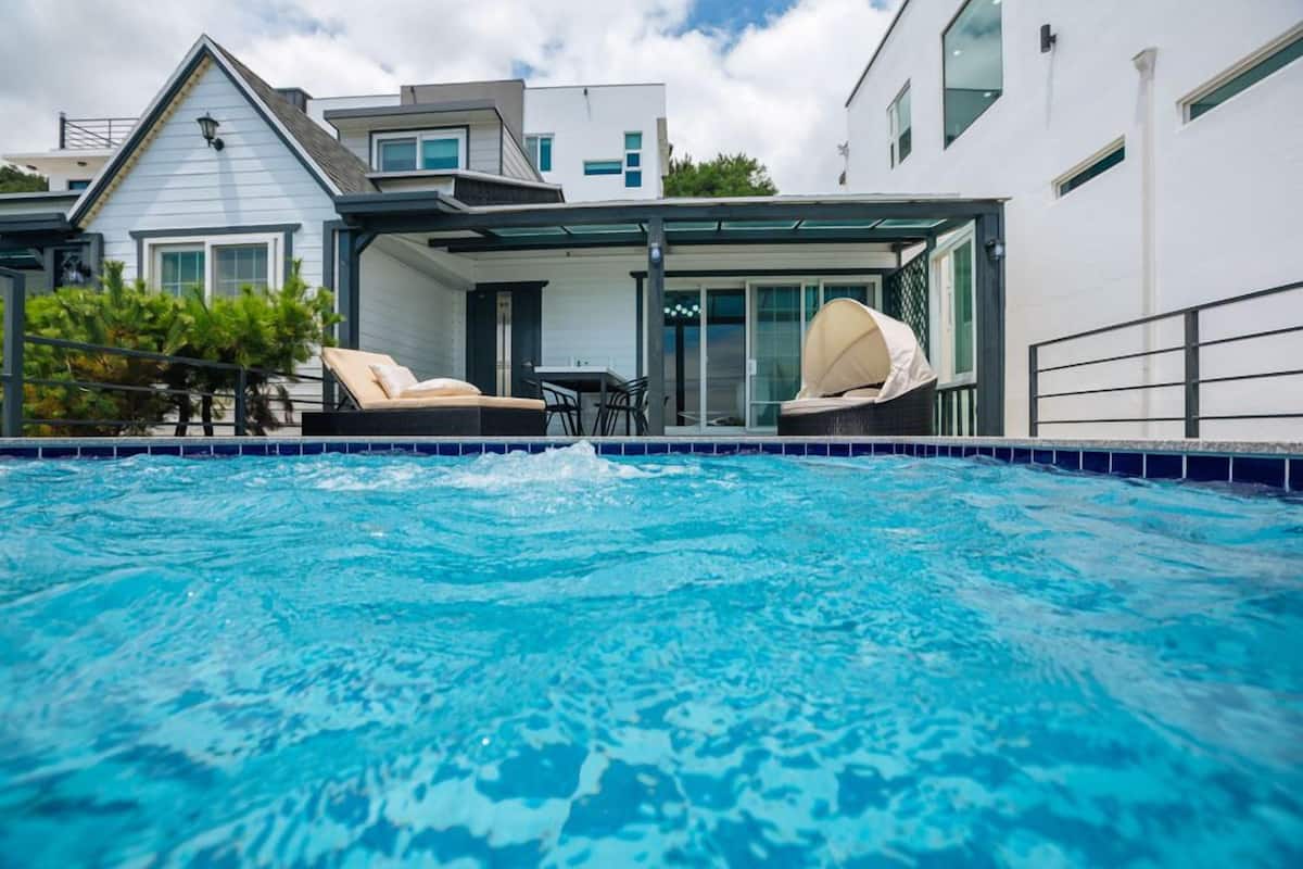 客房 (Outdoor Pool villa Byulgwan 101) | 免費無線上網、床單