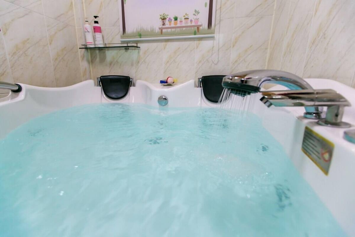 Room (Lavender) | WiFi (free), bed sheets