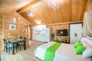 Room (Sage) | Free WiFi, bed sheets