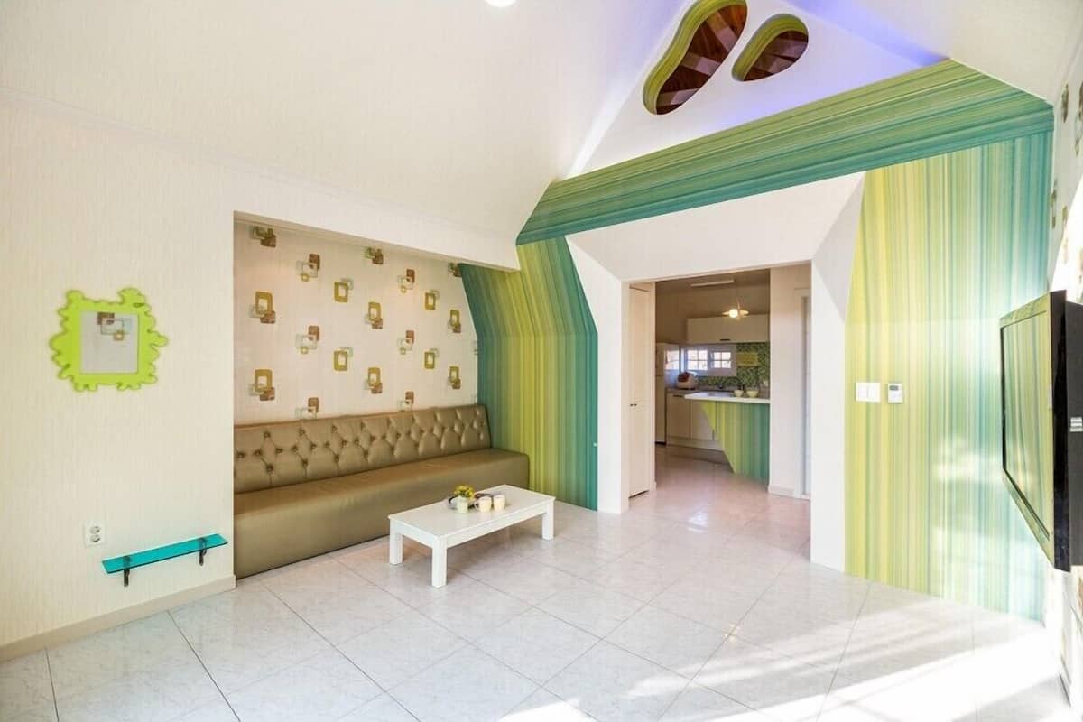Room (Green bridge) | WiFi (free), bed sheets