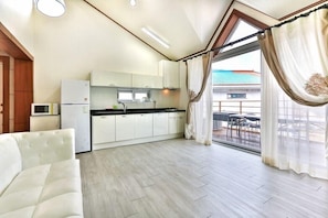 Room (A-202) | Free WiFi, bed sheets - Dream Pension (Gapyeong)