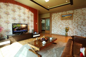 Room (Sunflower) - Geoje White Pension (Geoje)