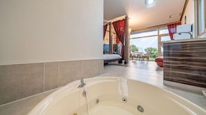 룸 (102 spar) | 무료 WiFi, 침대 시트