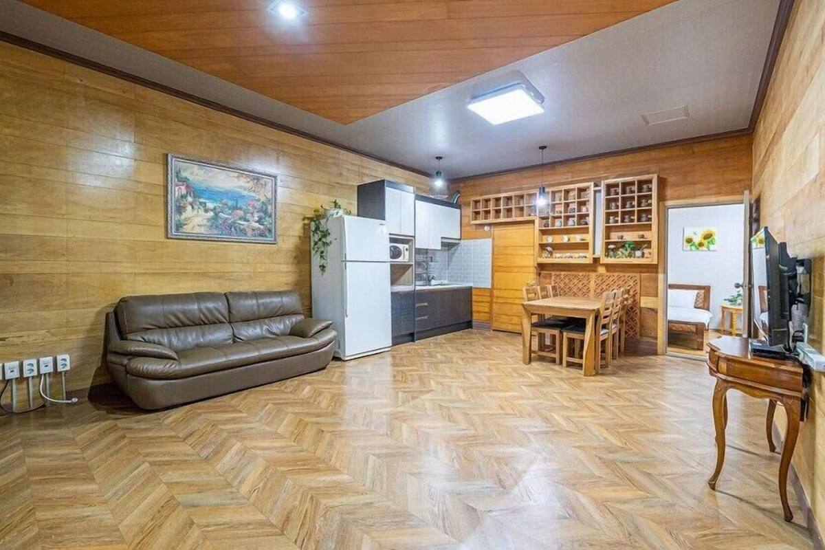 Room (Big family room) | WiFi (free), bed sheets
