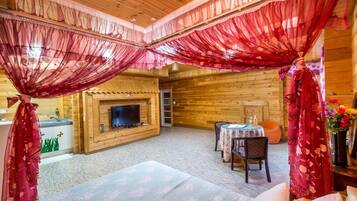 Room (Byuloreum (couple)) | Free WiFi, bed sheets