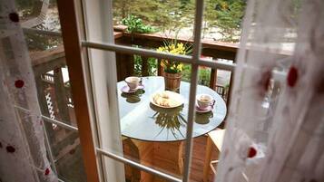 Room (Daroreum (couple)) | Free WiFi, bed sheets