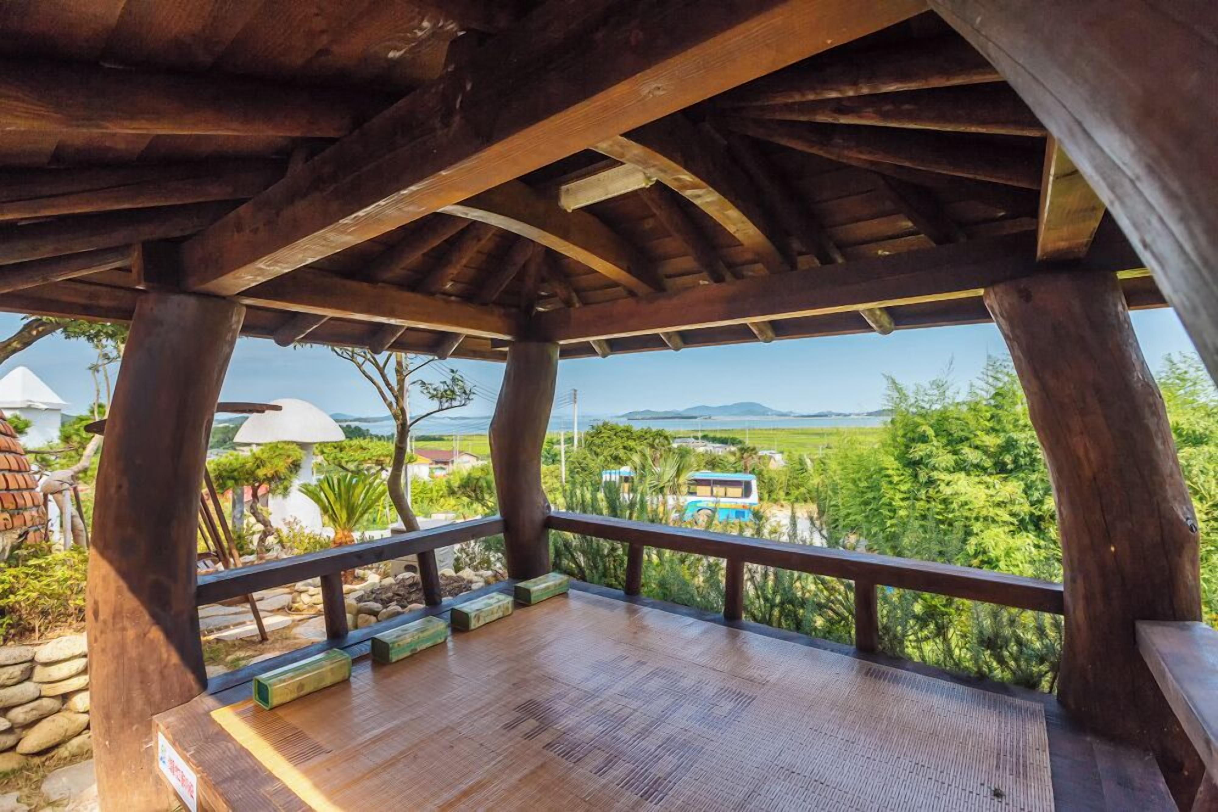 Room (Green 4-dong) | Free WiFi, bed sheets