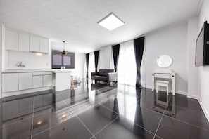 Room (Daisy) | Free WiFi, bed sheets - Jebudo Olle Pension (Hwaseong)