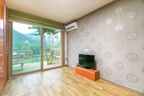 Room (Peach)