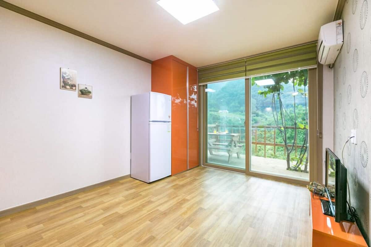 Room (Peach) | WiFi (free), bed sheets
