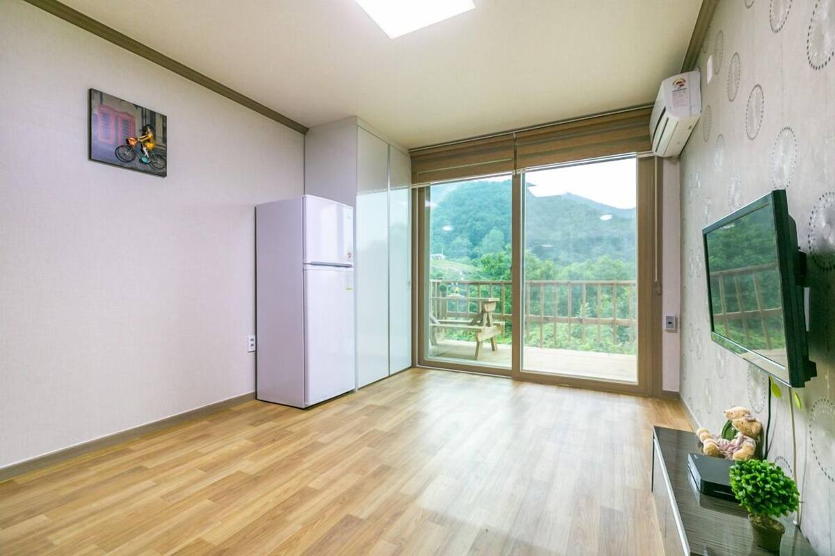 Room (Jadu) | WiFi (free), bed sheets