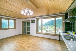 Room (Group Room)