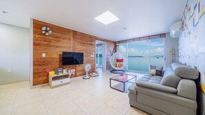 واي فاي مجانًا وملاءات أسرّة