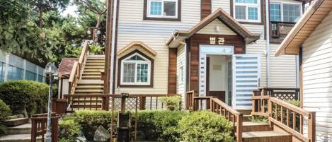 Kamar (Byulgwan Group-dong) | Wi-Fi gratis dan seprai linen