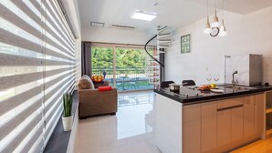 Room (B105) - Laforet 98 (Hwacheon)