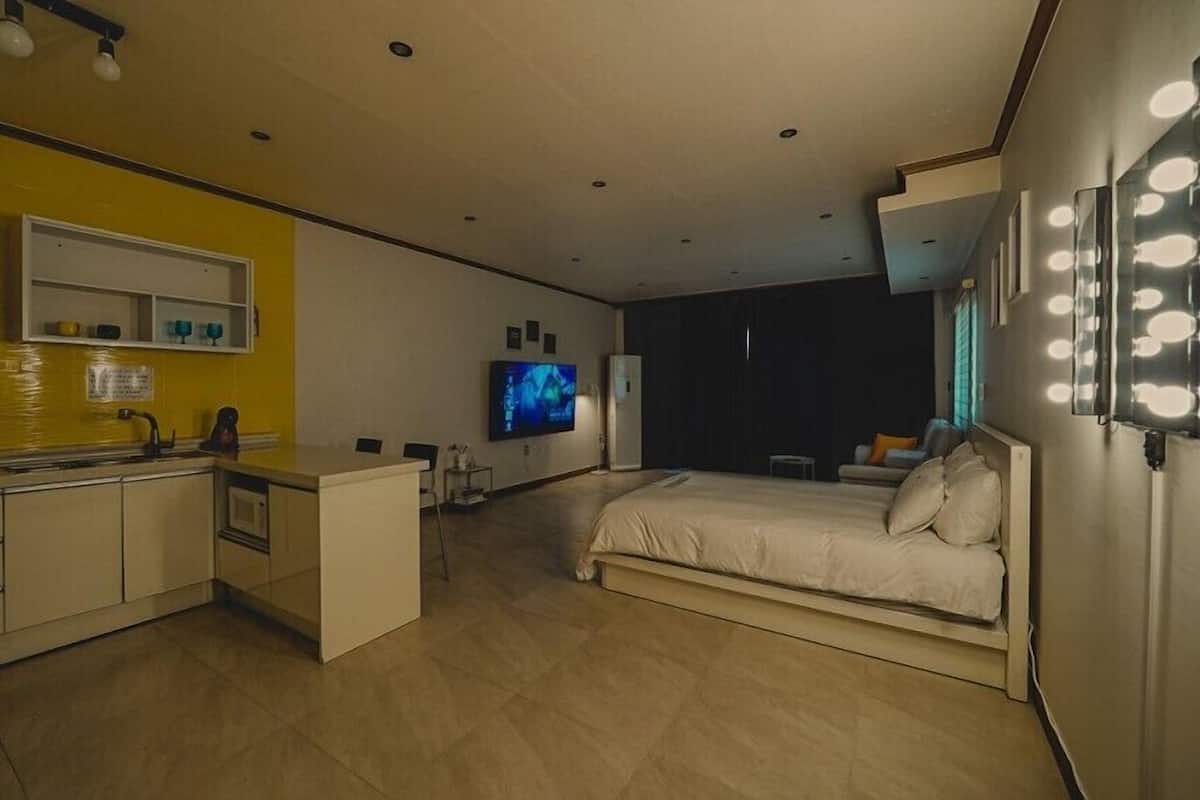 غرفة ( Suite Room 103 SPA) | واي فاي مجانًا وبديكورات فريدة لكل غرفة