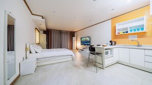 Room (Room 102 SPA) | Individually decorated, free WiFi